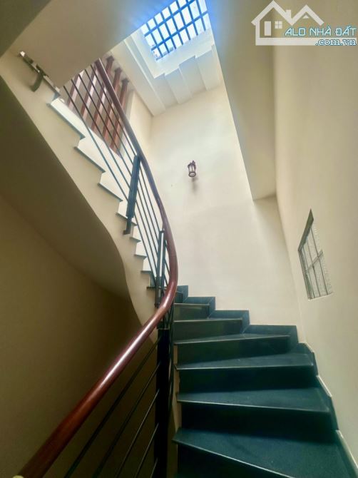 Chỉ 6,x Tỷ - 60m2, 4 Tầng, hẻm 3m, 2Km tới Sân Bay - 6