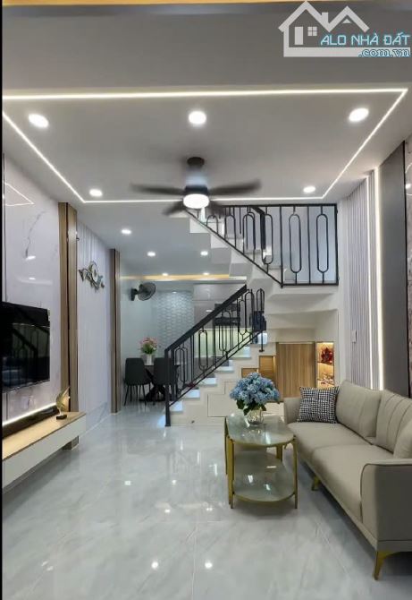 Bán nhà Chính Chủ 56m2, Giá 3 tỷ 310,Hoàng Diệu, Phường 4, Quận 4, xe hơi đỗ cửa - 6