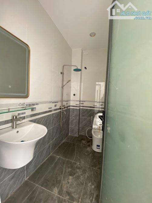 BÁN CĂN SÂN VƯỜN TRƯỚC SAU 4mx66m FULL THỔ - 6
