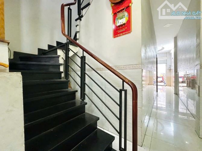 💥HẺM TRẢI NHỰA - GẦN MT KHU K300 - PHƯỜNG 12 - Q.TÂN BÌNH - CN:90M2 - 4 TẦNG - 10 PHÒNG - 6