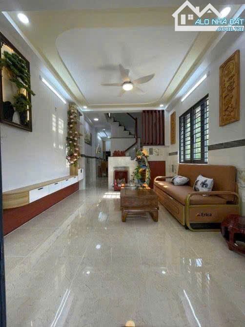 Bán nhà có dòng tiền sẵn 12tr ngay Tân Hương, Tân Phú.Giá: 3 tỷ 019tr /69,4m2, hẻm ô tô 6m - 6