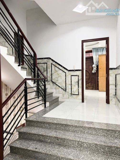 MẶT TIỀN 5 Tầng đúc TÂN THỚI HIỆP 13 QUẬN 12 GIÁ RẺ 6.96 TỶ - 6