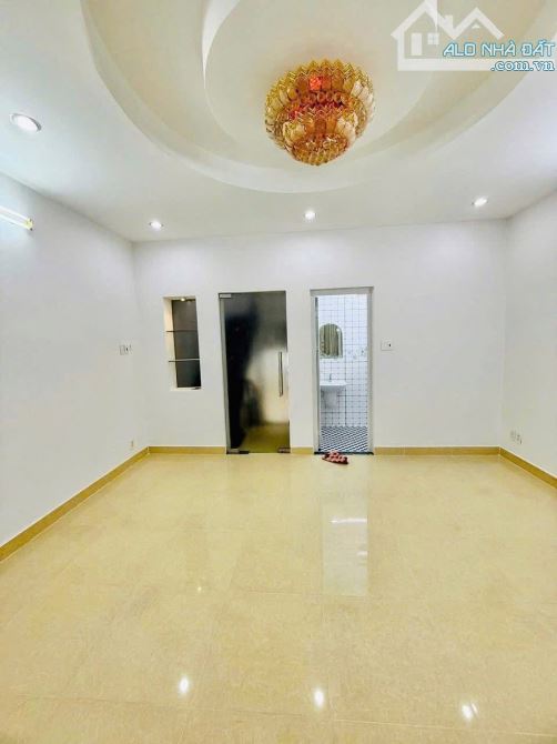 Bán nhà đường xe hơi Huỳnh Mẫn Đạt, Quận 5. Giá hời 3,26Tỷ/ 4,8x13m-. Ôtô đậu trong nhà - 6