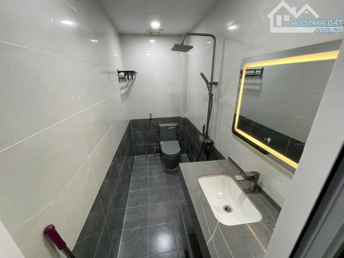 BÁN NHÀ PHỐ ĐỨC GIANG, LONG BIÊN 7.3 TỶ 78M, 3TẦNG, 4PN, FULL NT, Ô TÔ GẦN. MT 5M - 6