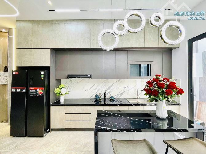BÁN NHÀ ĐẸP 1 SẸC CÔNG VIÊN LÀNG HOA – HẺM XE HƠI – KHU PHÂN LÔ ĐỒNG BỘ – 8 TỶ NHỈNH - 6