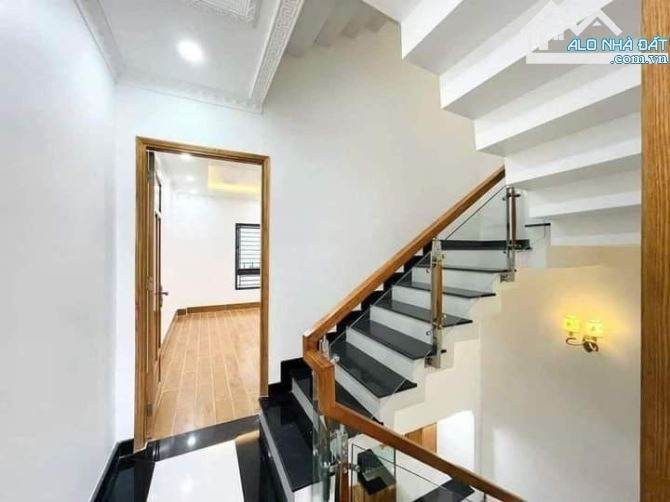 Nhà 1/ đường Lý Chính Thắng, Q3, DT 56m2 giá 3 tỷ 150 (TL), Sổ riêng, Sẵn HĐ thuê 15tr - 6