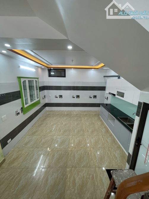 BÁN NHÀ Phố Chợ con vô vàn tiện ích, 55m2 xây 4 tầng kiên cố, ngõ nông - 7