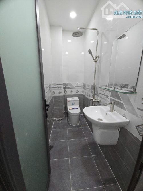 LÊ VĂN QUỚI - HẺM 4M THẲNG TRỤC - 36M2 - 2 TẦNG 2PN 2WC - CHỈ 4.05 TỶ - 7