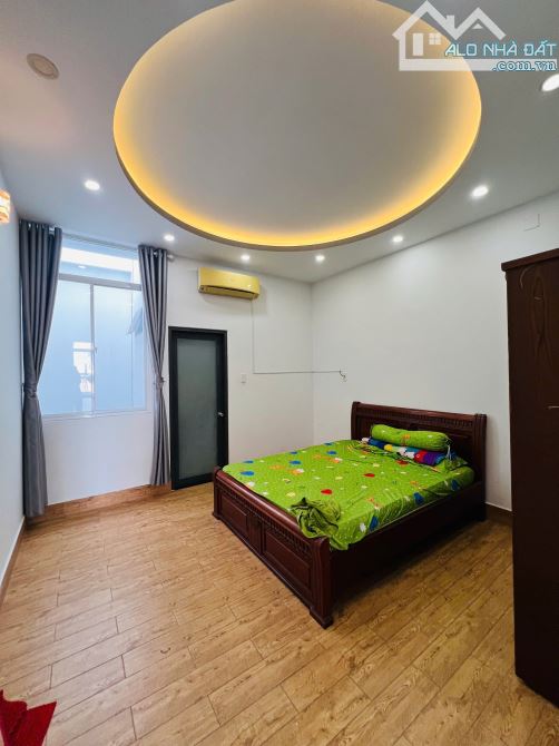 🌷 NHÀ ĐẸP TẶNG FULL NỘI THẤT ( 63m2 . 4 tầng ) Hẻm xe tải ...ngay bệnh viện Bình Tân . Gi - 7