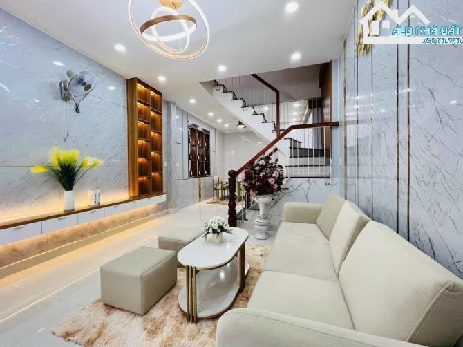 Mua ngay kẻo lỡ căn 56 m2  Trần Minh Quyền, Q.10. Chỉ 3 tỷ 890. 1T1L Đang cho thuê 13 tr - 7