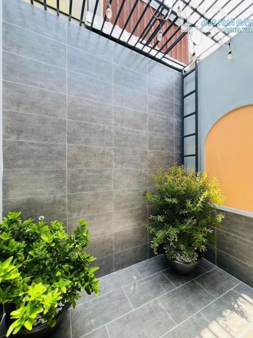 Bán nhà 2 tầng, hẻm 1/ 5m ngay Hòa Bình, Tân Phú. Giá: 3 Tỷ 020 / 49.5m2. Sổ hồng riêng - 7