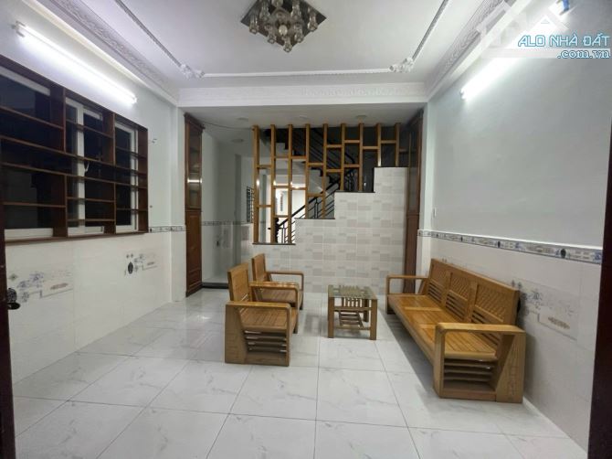NHÀ GÒ VẤP DÀI 19M NGANG 4,3 GIÁ 7 TỶ 750 Ở ĐƯỜNG SỐ 3 P9 CÓ 3 TẦNG 5 PHÒNG NGỦ - 7