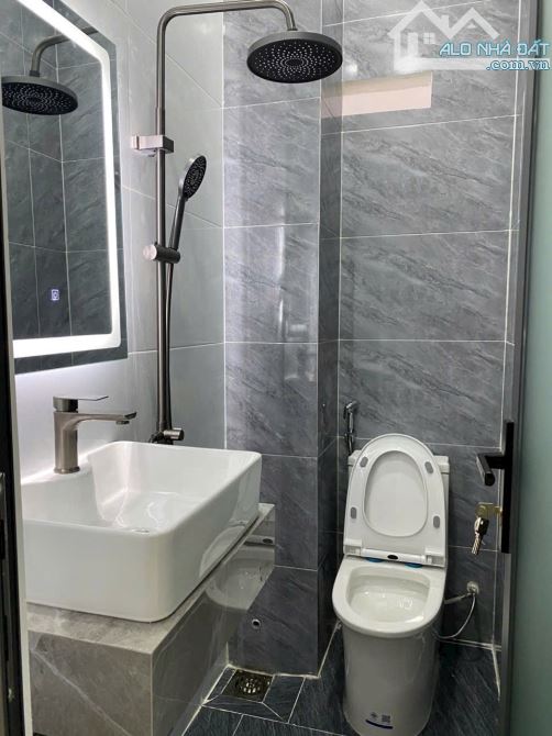 NHÀ ĐẸP Tháng 5 1/NGUYỄN GIA THIỀU-Q3 Chỉ 3TỶ270/75,2M2-3tầng.Shr gọi em liền nha - 8