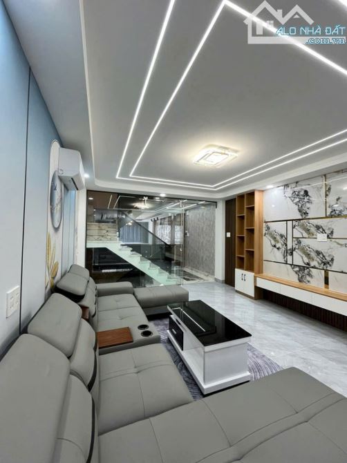 CHÍNH CHỦ BÁN NHÀ NGUYỄN SUÝ 4X16M 5 TẦNG MỚI , GIÁ 8,7 TL - 8