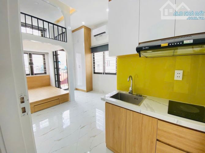 LÔ GÓC – 7 TẦNG – 18 PHÒNG KHÉP KÍN – THANG MÁY – GẦN PHỐ – DÒNG TIỀN GẦN 100TR/THÁNG – KH - 8