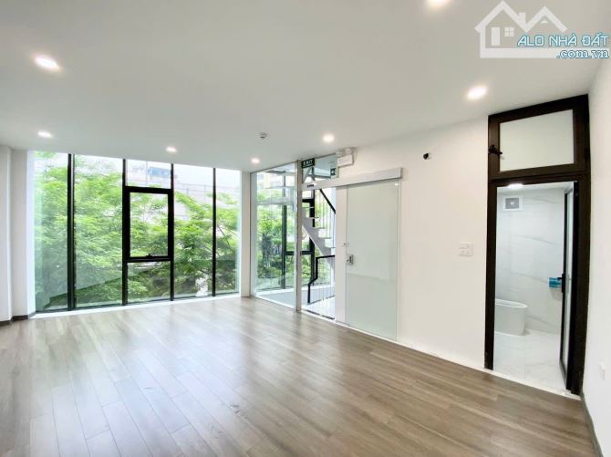 BÁN TÒA NHÀ 9 TẦNG MẶT PHỐ HOÀNG QUỐC VIỆT – VĂN PHÒNG HẠNG A – VỊ TRÍ KIM CƯƠNG  21.5 tỷ - 8