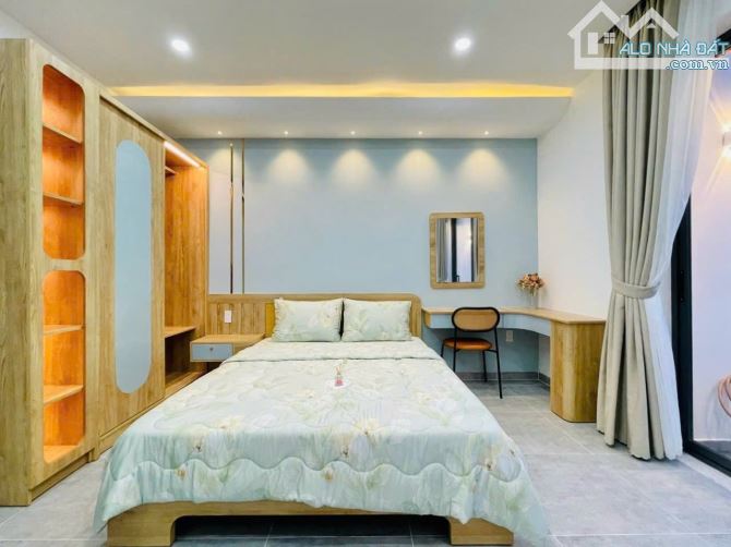 Bán nhà 2 tầng, 54m2 ngay Lê Văn Sỹ, Quận 3. Giá: 3 Tỷ 160. Sổ hồng riêng, hẻm 1/ 4.5m - 8