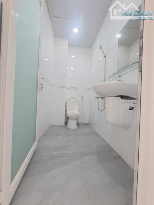 BÁN NHÀ 3 TẦNG - 4 P. NGỦ - HẺM XH - DƯƠNG THỊ GIANG - TTN , Q12 - GIÁ 6,7TỶ - 8