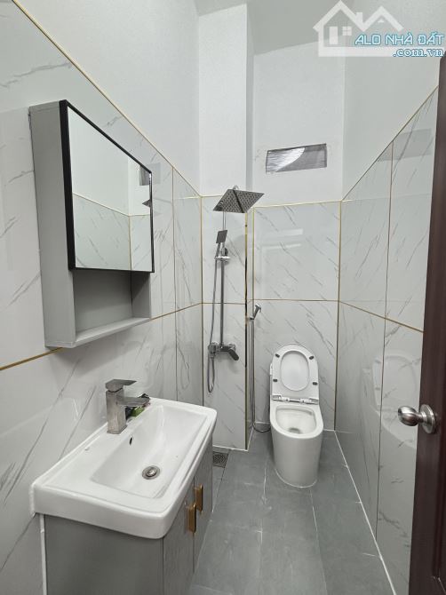 Bán Nhà Q12 Đối Diện Bia Tiger - 4m x 12m- 3Tầng - Hẻm HXH -  Chỉ 3,98Tỷ. - 8