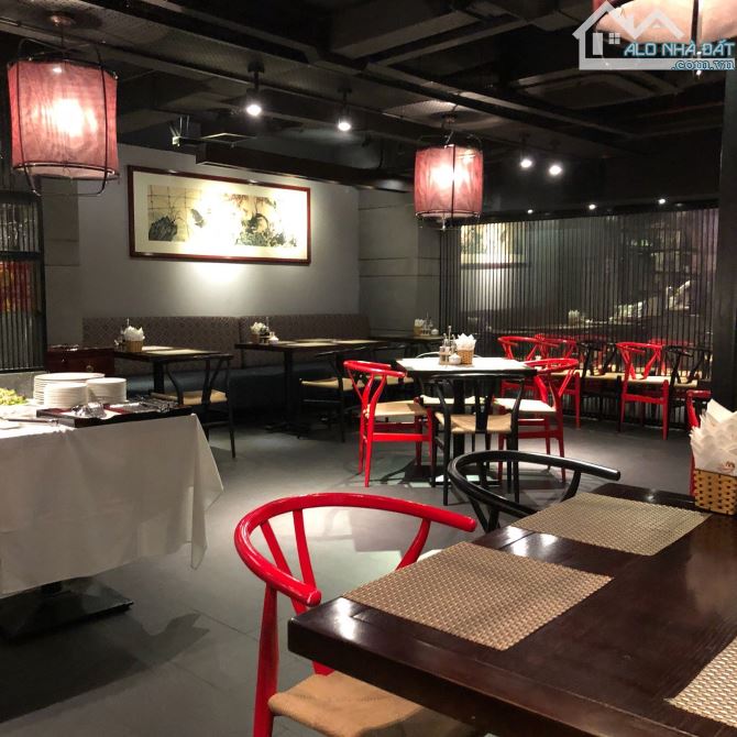 Bán khách sạn 12 tầng MP Hàng Gai 330m² - 91 phòng - 280 tỷ - 9