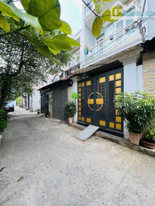 🌷 NHÀ ĐẸP TẶNG FULL NỘI THẤT ( 63m2 . 4 tầng ) Hẻm xe tải ...ngay bệnh viện Bình Tân . Gi - 9