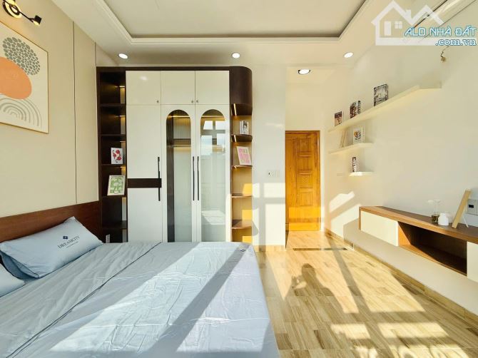 Hàng Hót Sau Lễ- Cần Bán Nhà Đường Đoàn Văn Bơ, p8, quận 4 giá 2 tỷ 8 / 42m2, hẻm thông 5m - 9