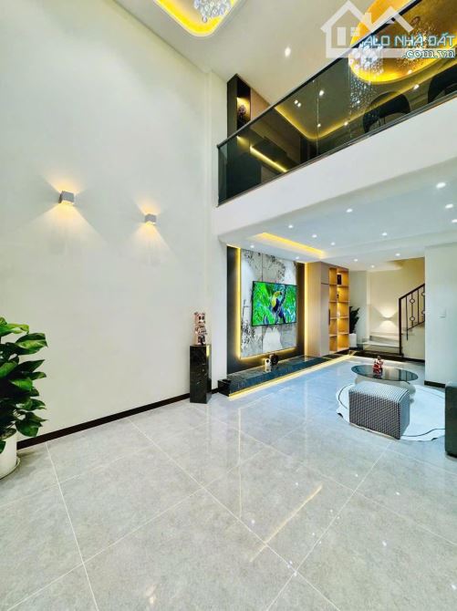 Cần bán nhà ngay Thành Thái, Q10. Giá: 3 tỷ 420 /64,5m2, sổ hồng riêng, hẻm 6m - 9