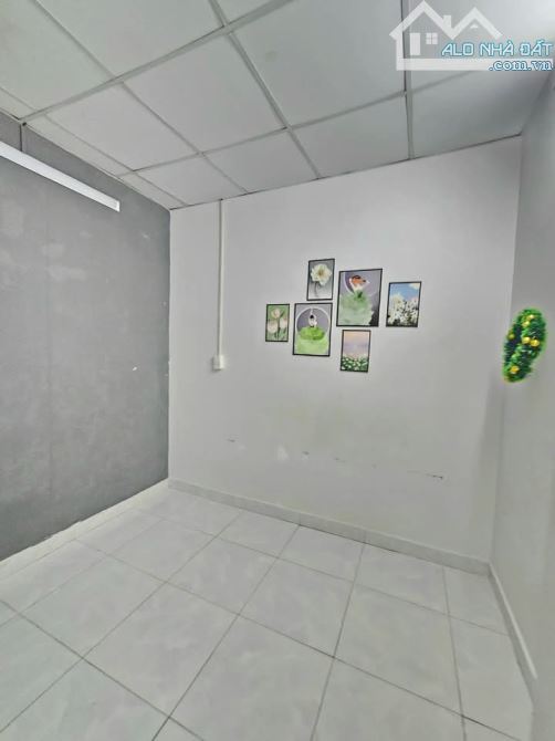 NHÀ MỘT ĐỜI CHỦ GẤP BÁN LO VIỆC - SÁT BÊN THỊ TRẤN HÓC MÔN - 44M2 - 2 TẦNG - SÁT BÊN ĐƯỜNG - 9