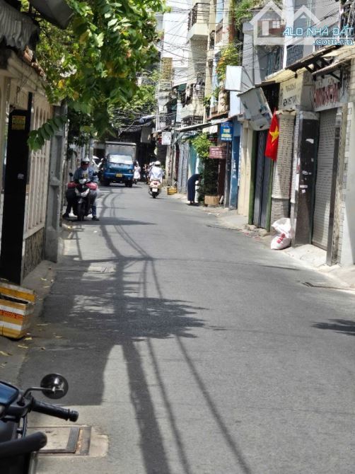 BÁN NHÀ 3 TẦNG - 4 P. NGỦ - HẺM XH - DƯƠNG THỊ GIANG - TTN , Q12 - GIÁ 6,7TỶ - 9