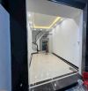 5,2 tỷ có  nhà 5 tầng Thạch Bàn LB,.dt 30,2m- mt 3m71- hậu 3m72, có sân để xe, đầu ngõ là