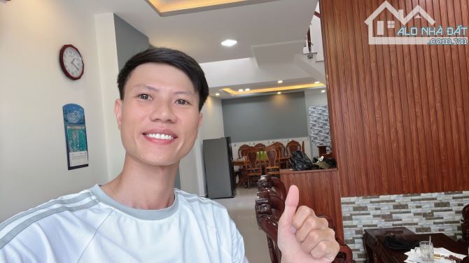 Bán nhà 3 tầng đúc BTCT 65m2 Lê Trọng Tấn ngay Đại Học Công Thương chỉ 5.6T - 5