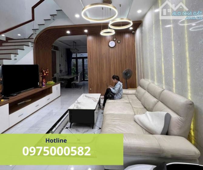 BÁN NHÀ HẺM Ô TÔ TRƯƠNG CÔNG ĐỊNH ( DT: 107M2) + 1TR3L + NỘI THẤT XỊN + GIÁ 9 TỶ 8 - 5