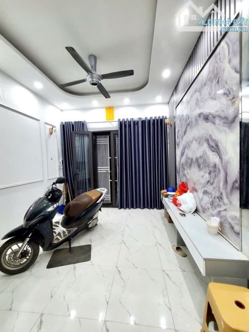 Nhà Minh Khai 4 tầng 3 ngủ-HÀNG XÓM TIMES CITY -NGÕ THÔNG 2 PHỐ - Ô TÔ SÁT NHÀ