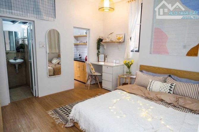 Bán toà chung cư mini Giáp Nhất 8 tầng thang máy dt82m2 x 23 phòng kk giá 19 tỷ