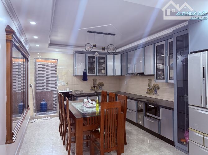 Cần bán căn nhà xây 4 tầng độc lập tại Tái định cư lê hồng phong hải an . D.tích 60m