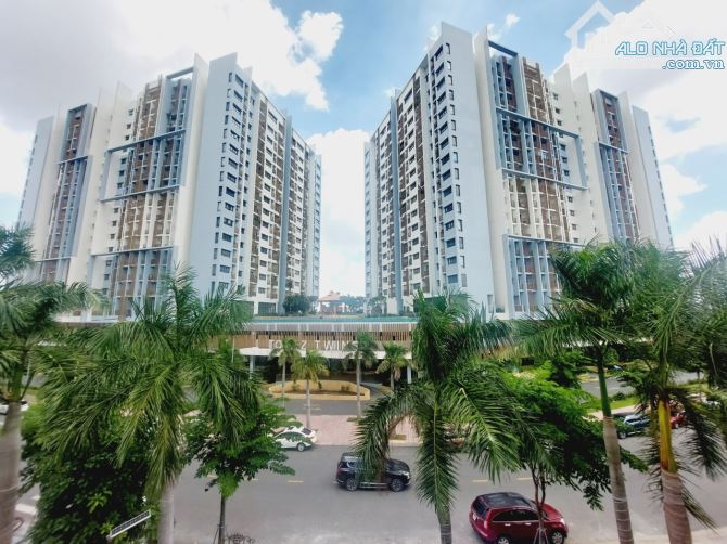 Cho thuê biệt thự ngay trung tâm biên hòa, khu dân cư D2D. DT 442m2 sàn 750m2 ngay Topaz.