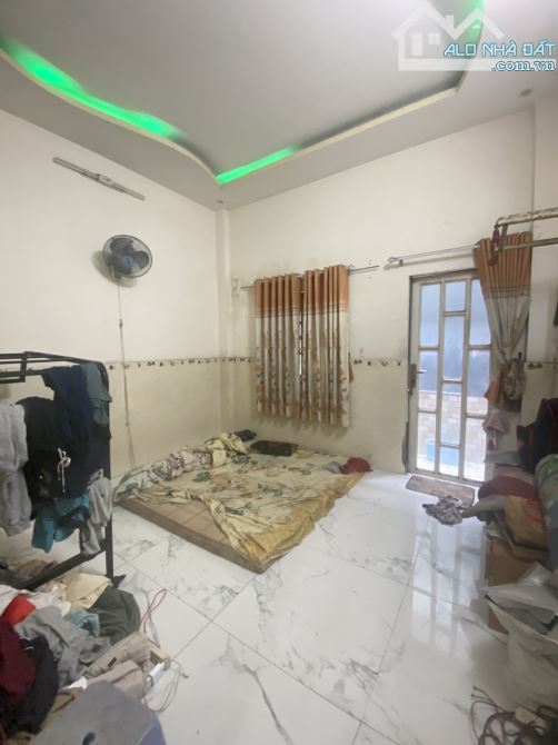 Bán gấp nhà 104m2. 3 tầng. Liên khu 4-5. BHHB. Bình Tân. Chỉ 6.5T