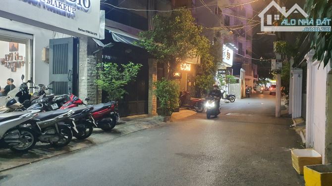 Hẻm đẹp 413 Lê Văn Sỹ Q.3 , DT: 5.5 x 20, 2 lầu , giá chỉ 26 tỷ