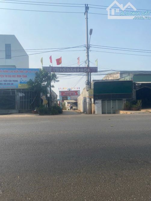BÁN ĐẤT GÓC 2MT ĐƯỜNG NHỰA THÔNG TỨ PHÍA, 2TY170TR  5x20 phường TÂN LỢI  BMT