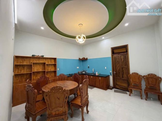 CẦN BÁN GẤP – NHÀ ĐẸP XÂY Ở TÂM HUYẾT – CHUYỂN CÔNG TÁC ĐÀNH LÒNG NHƯỢNG LẠI