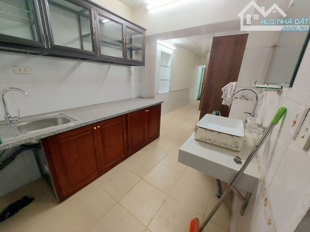 BÁN NHÀ TẦNG 3 -TT - D6- GIẢNG VÕ - BA ĐÌNH- 50m2- 2PN- 4 TỶ.