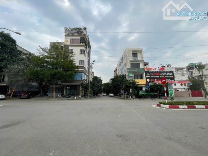 Mặt đường 30m Đất lô 9 Lê Hồng Phong gần cấp 3 Trần Phú