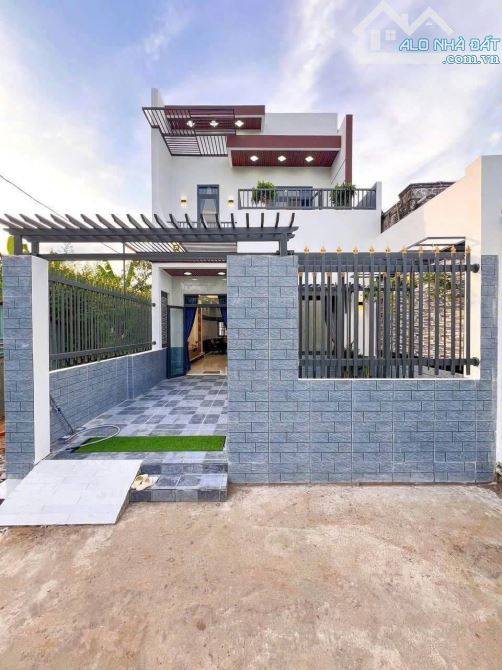 BÁN NHÀ 1 TRỆT 1 LẦU TT THỦ DẦU MỘT 120M2 CHỈ 2,3 TỶ BAO SANG SỔ