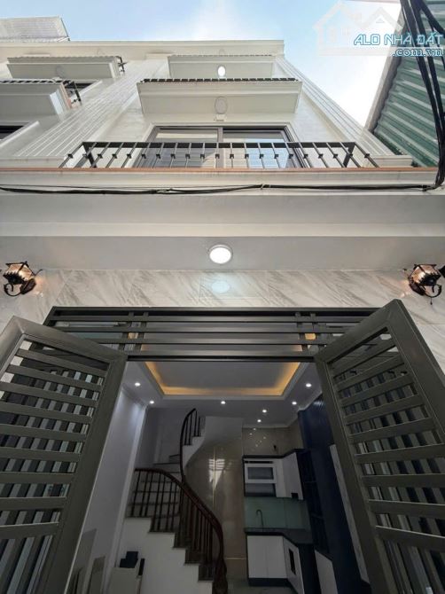 BÁN NHÀ ĐẸP, GIÁ TỐT 4Tx43m2, Ô TÔ ĐỖ CỬA, LÔ GÓC SIÊU THOÁNG