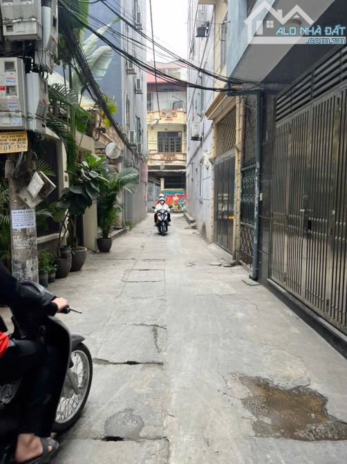 KHÚC THỪA DỤ, TÒA CĂN HỘ 6 TẦNG TM THU 50 Tr, 2 THOÁNG 30m RA OTO, 55m MT 4.1m 15 Tỷ