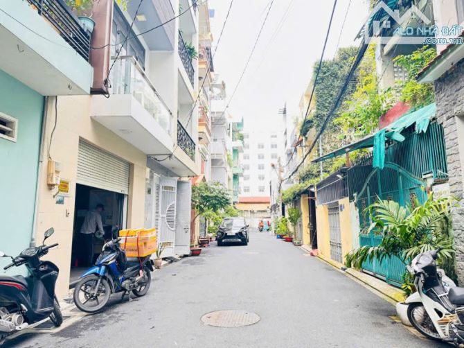 Víp nhất Phường 2 Tân Bình, nhà 3 tầng đẹp, hẻm 8m xe hơi thông Bạch Đằng. 120m2.chỉ 20 tỷ