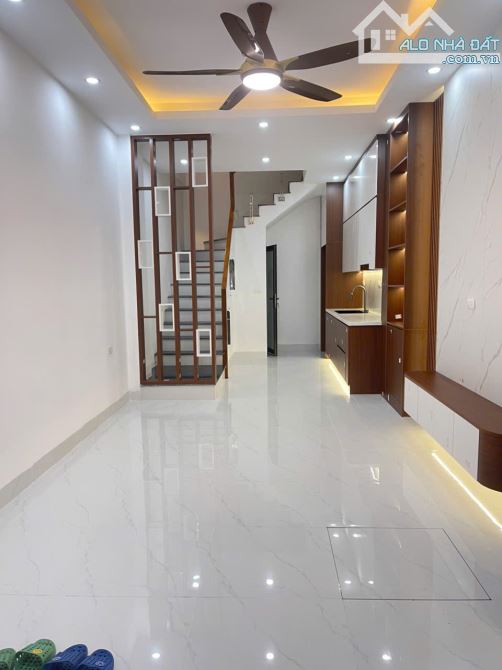 Bán nhà TÂY MÔ ,ô tô đỗ cổng,view Vinhomes Smart City,dt31m,5 tầng,hơn 5 tỷ