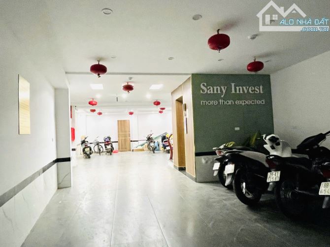 29.8 tỷ. Chdv Hoàng Hoa Thám. 91m2 8 tầng 26 phòng 2.1 tỷ năm