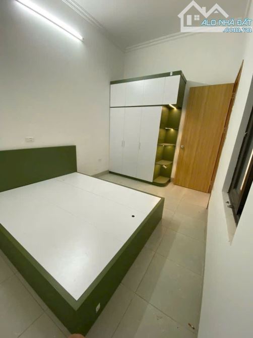 Nhà đẹp Thạch Cầu Long Biên. MT 4,7m, DT 69m2, full nội thất, ô tô đỗ cửa