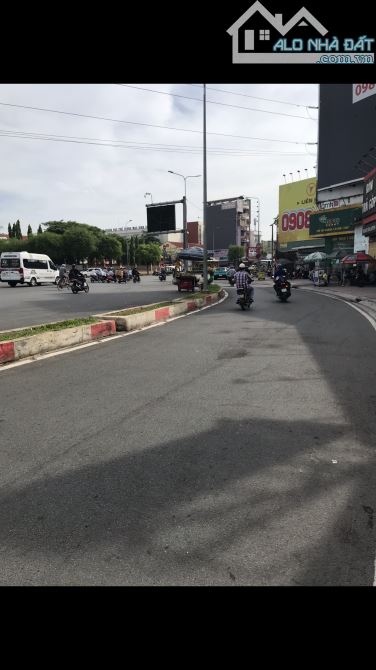 Bán nhà mặt phố quận 6 - Vòng xoay phú lâm - Siêu đỉnh kinh doanh đa nghành 7,6 tỷ